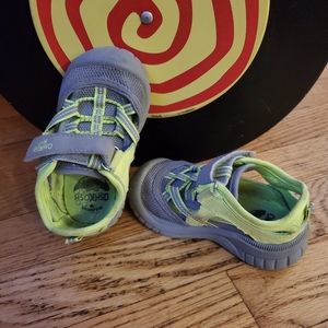 OshKosh toddler sneaker/sandal